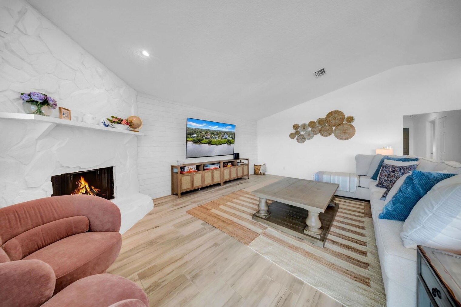 Building Photo - 555 S Gulf Dr