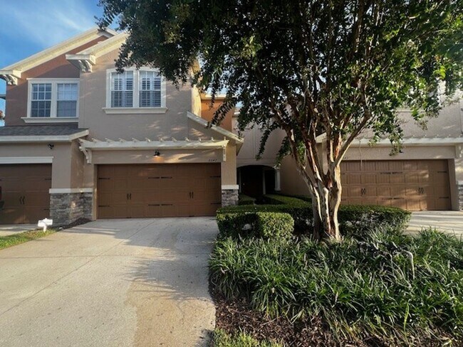 Building Photo - MOVE IN NOW-OVIEDO RENTAL!BEAUTIFUL 3 bd 2.5 bath townhome! 2 CAR ATTACHED GARAGE!FRESH PAINT! Wa...