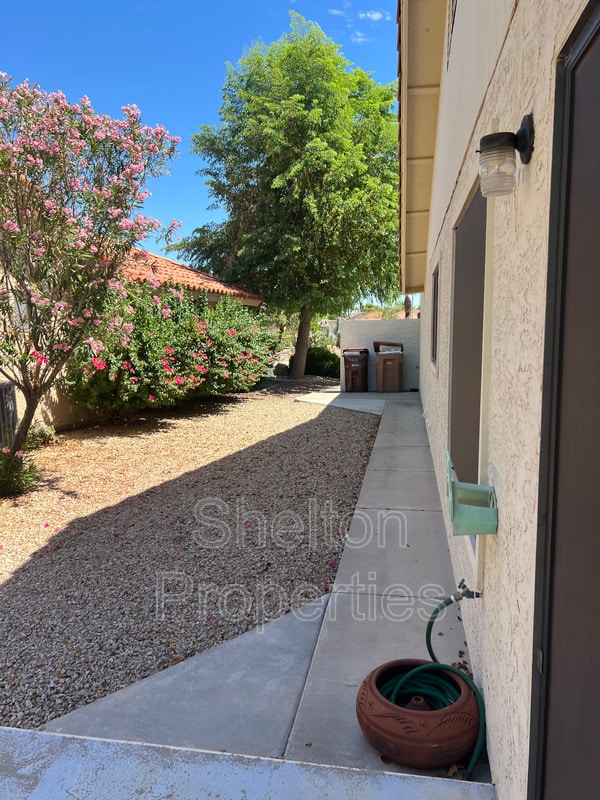 Building Photo - 18942 N 96th Ln