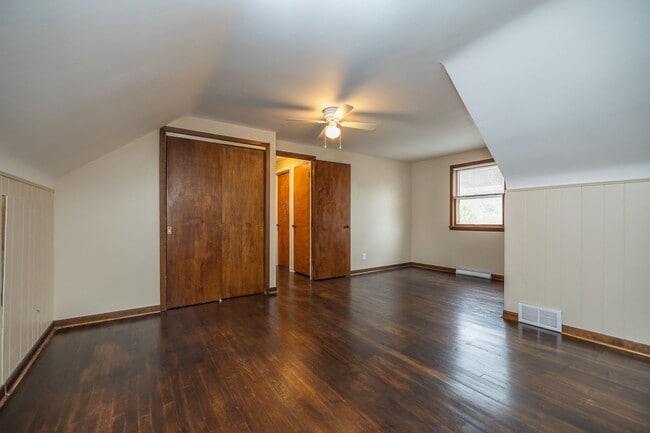 Building Photo - Newly Renovated - Spacious 4 Bedroom - 2 B...