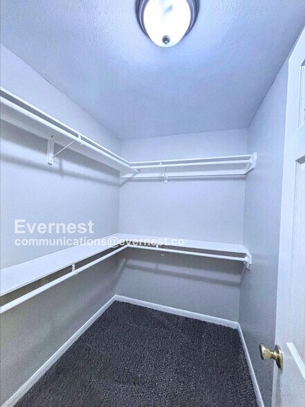Building Photo - 2300 Abernathy St