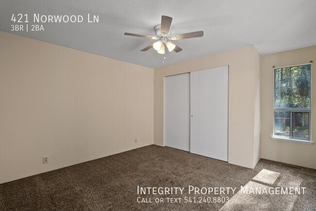 Building Photo - 421 Norwood Ln