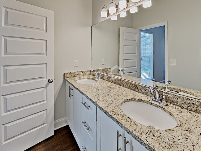 Building Photo - 5317 Tupelo St