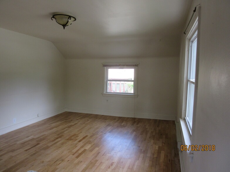 Living Room - 507 E Michigan St