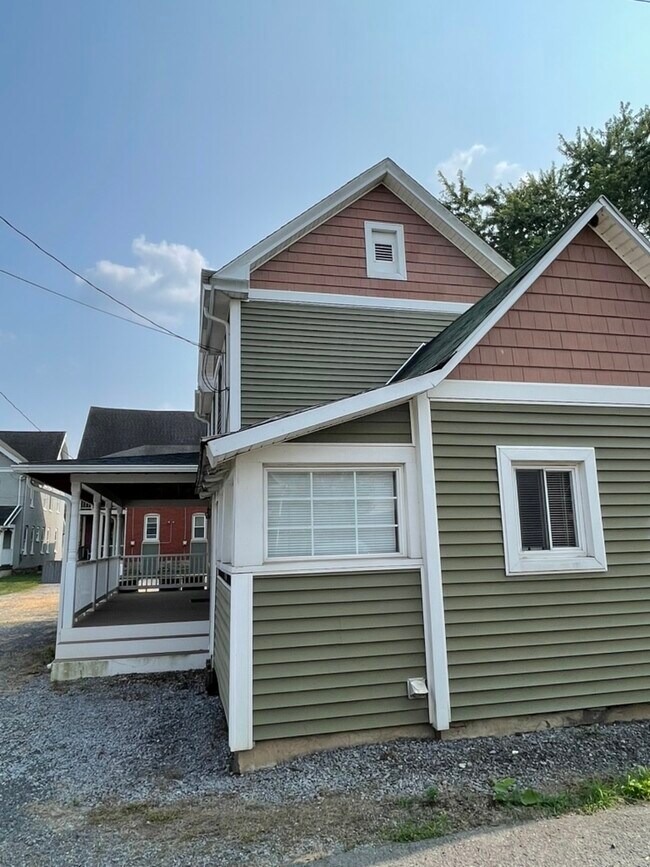 Building Photo - 1145 Isabella Ct