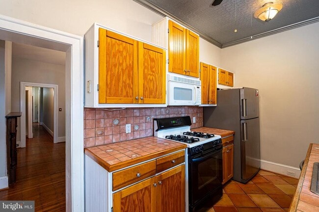 Building Photo - 4018 Roland Ave