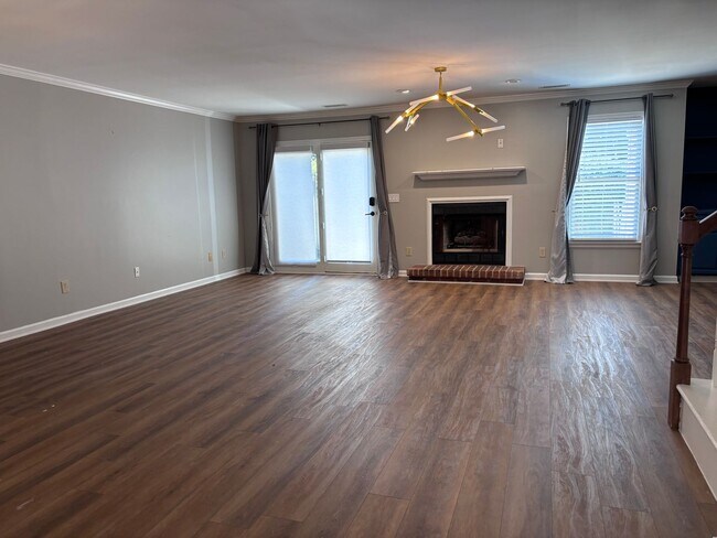Building Photo - 1117 Summer Pl