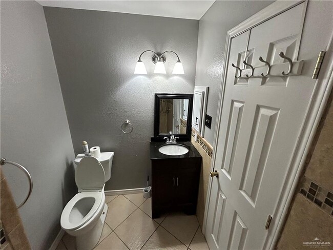 Building Photo - 1512 W Cherry Blossom Cir