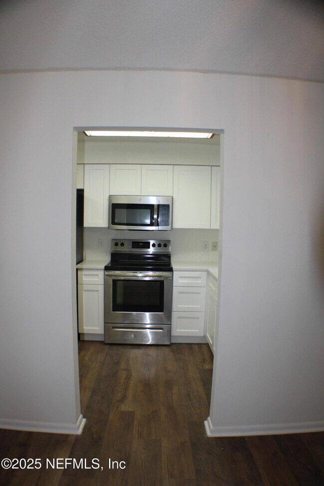 Building Photo - 10315 Docksider Dr E
