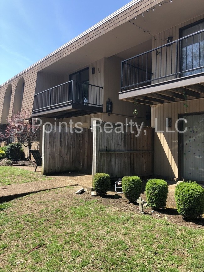 Building Photo - 420 Walton Ln