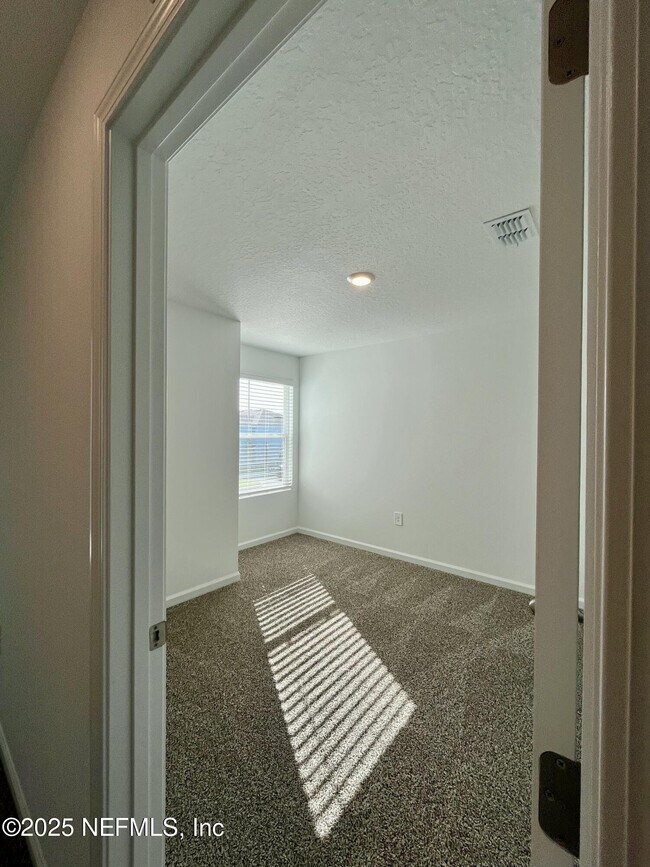 Building Photo - 243 Sage Br St