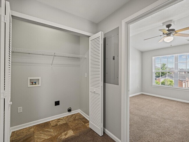 Building Photo - Comfortable 1 Bedroom 1 Bath*********Castle Schools**********Walking Trails