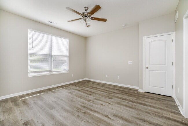 Building Photo - 5694 Alliance Way