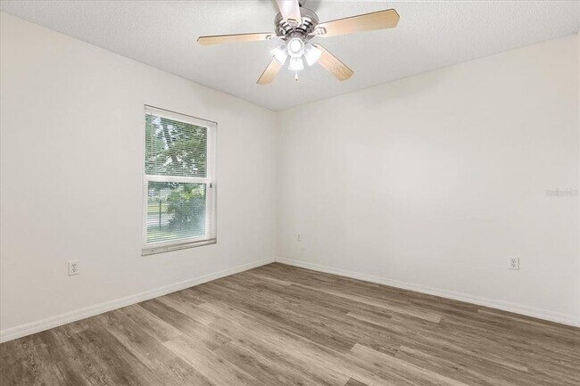 Building Photo - 410 Central Mariners Dr
