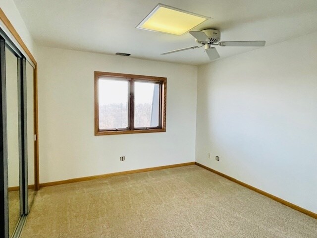 Building Photo - 960 S River Rd