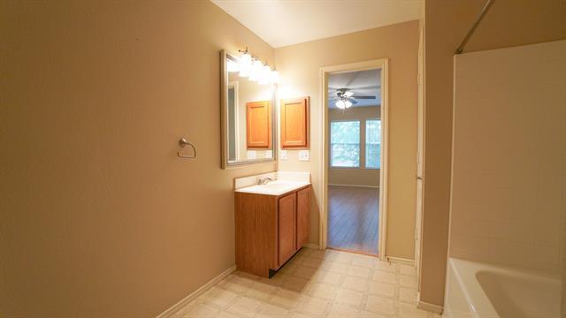 Building Photo - 2110 Rose May Dr