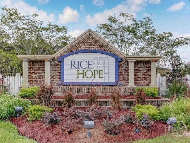 Building Photo - 243 Clearwater Cir