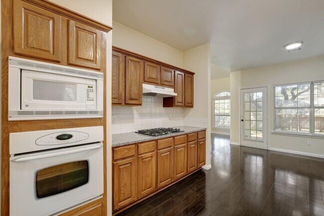Building Photo - 6512 Walebridge Ln