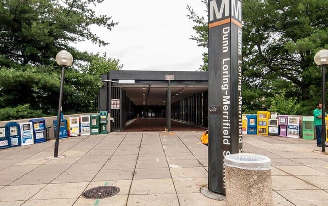 Building Photo - 2665 Prosperity Ave