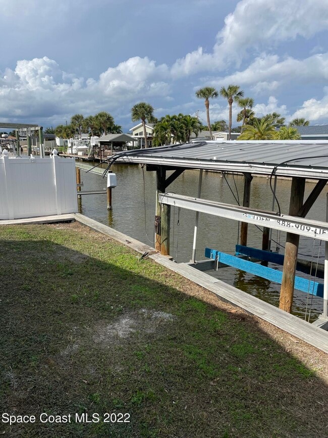 Building Photo - 1660 Neptune Dr