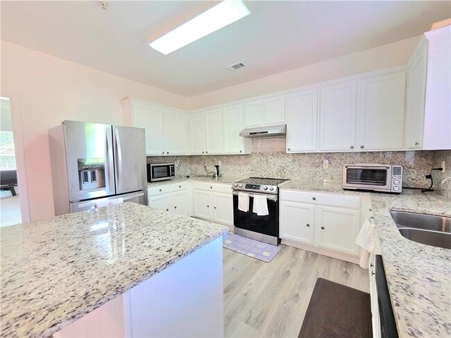 Building Photo - 1140 Foxcroft Dr