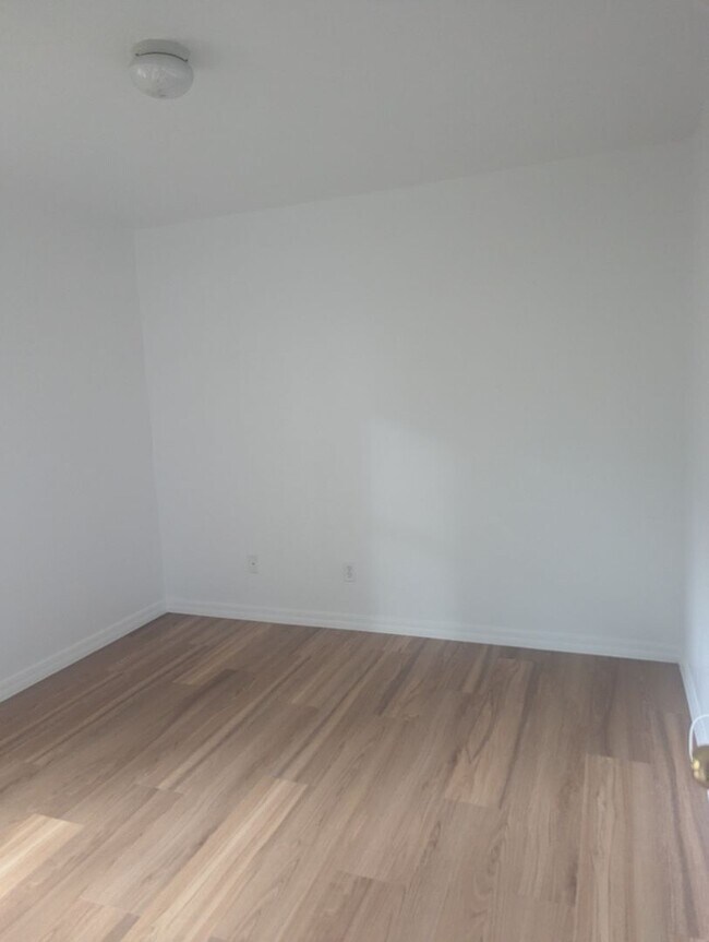 Building Photo - Completed renovated Home located in great location in Tavares