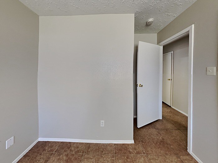 Building Photo - 14835 Shottery Dr