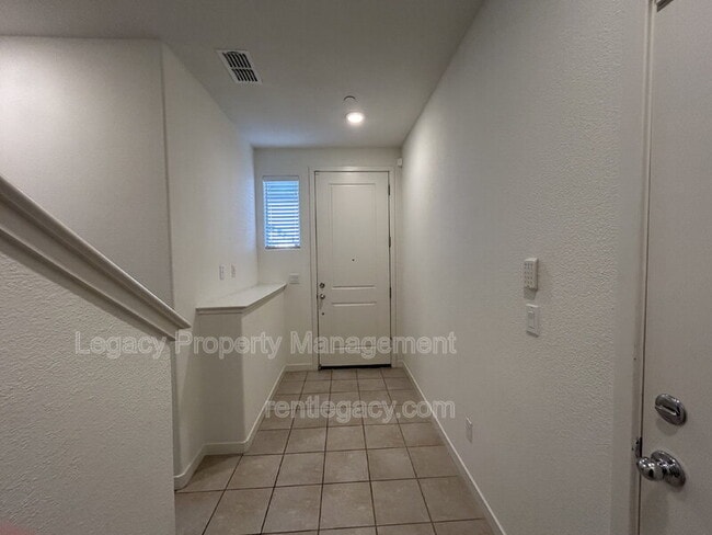 Building Photo - 3998 E Commerce Way