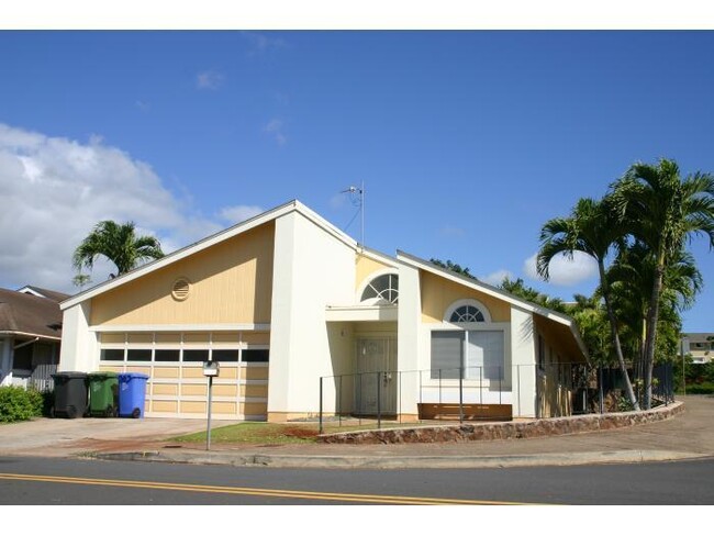 Primary Photo - 4/2 SF Home in Royal Kunia!