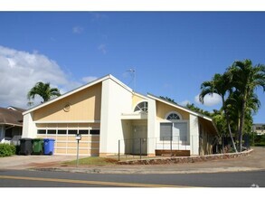 Building Photo - 4/2 SF Home in Royal Kunia!