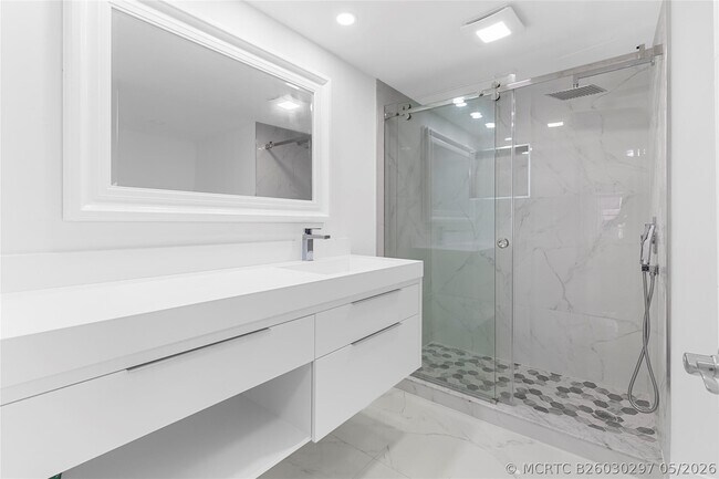 Building Photo - 3750 Galt Ocean Dr