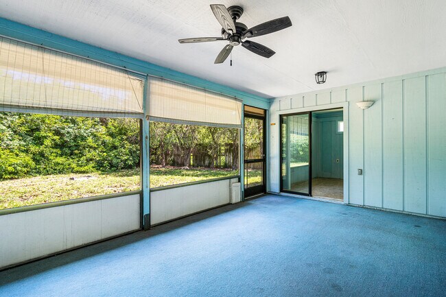 Building Photo - 2041 SE Floresta Dr