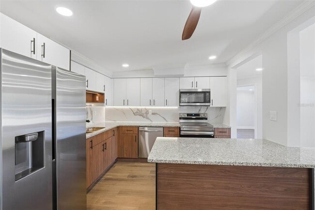 Building Photo - 4505 Cottonwood Dr