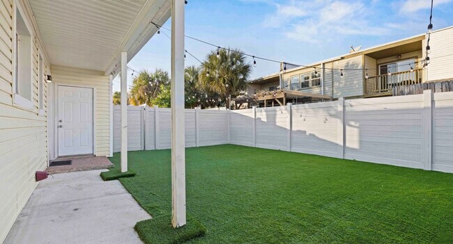 Building Photo - 209 Angelfish Ave.