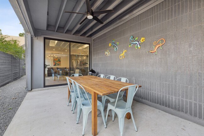 Building Photo - 4305 Roseland Ave