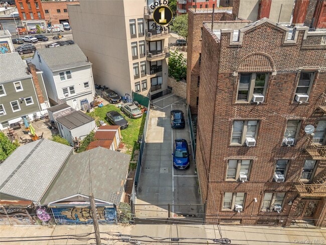 Building Photo - 29-11 12th St