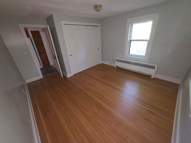 Building Photo - Charming 3 Bedroom Apartment in Millbrook,...