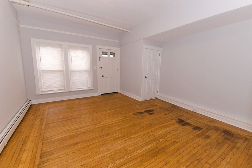 Primary Photo - 154 Undercliff Ave