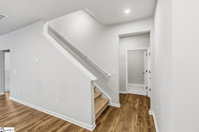 Building Photo - 148 Herrick Pl
