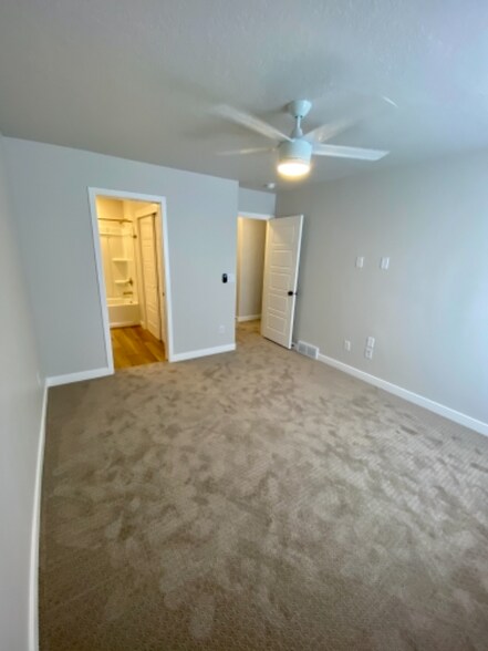 Building Photo - 4211 W Willard Park Ct