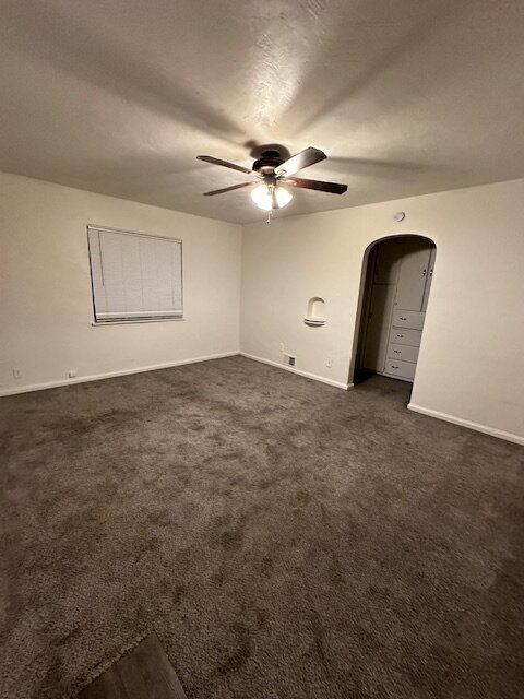 Building Photo - One Bedroom in convenient Ogden location!