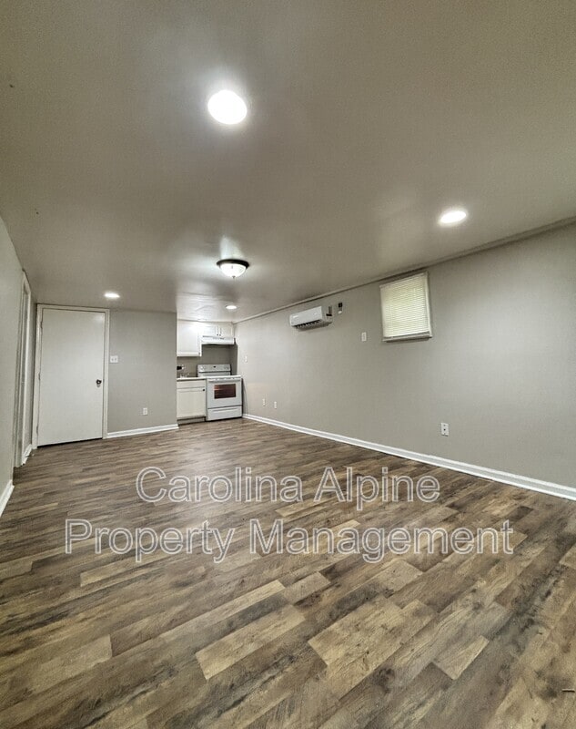 Building Photo - 2512 Finchley Dr