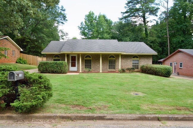 Building Photo - 1109 Drew Ln