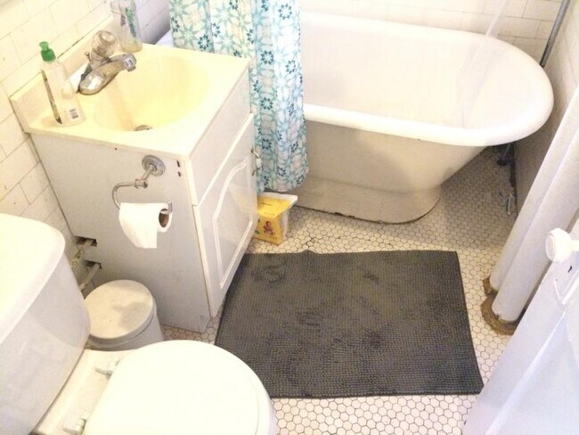 Building Photo - 1715 Commonwealth Ave