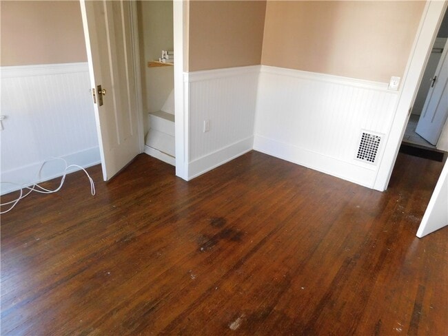 Building Photo - 125 W High Terrace