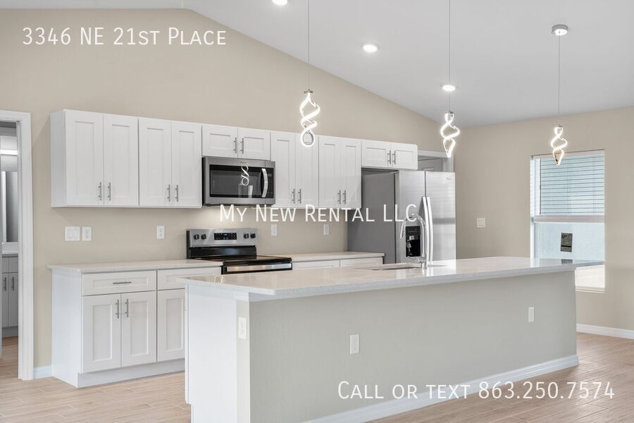 Building Photo - 3346 NE 21st Pl