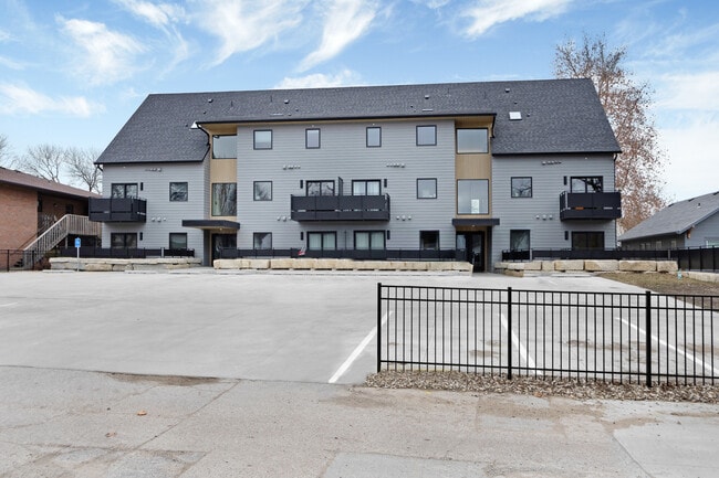 Building Photo - 815 Moro St