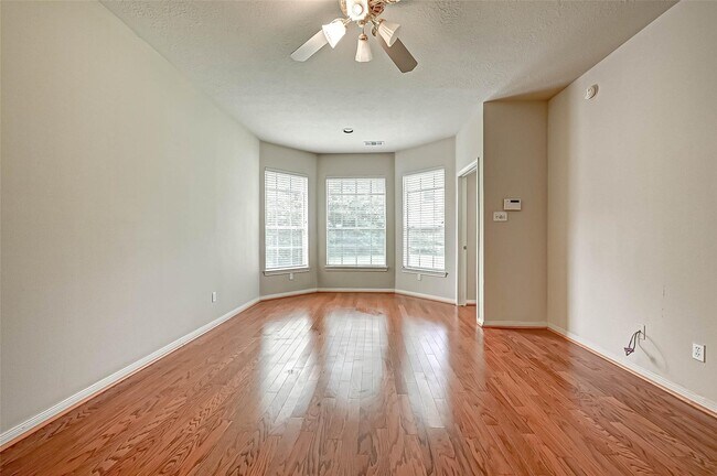 Building Photo - 12419 Shadycrest Dr