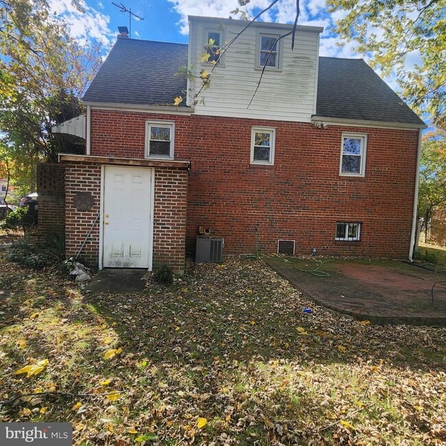 Building Photo - 6512 Hansford St