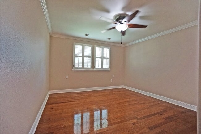 Building Photo - 1922 Westlake Way